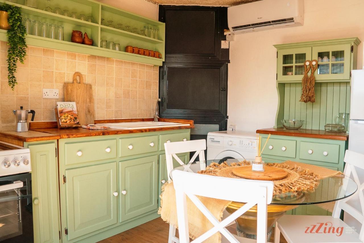A Holiday Home Duplex In A Gozo Village Square Виктория Экстерьер фото